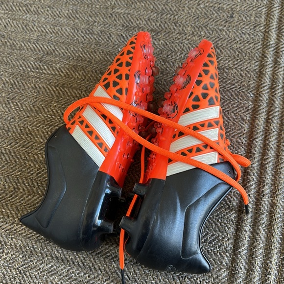 Adidas soccer shoes kids sz: 4 - Picture 5 of 8